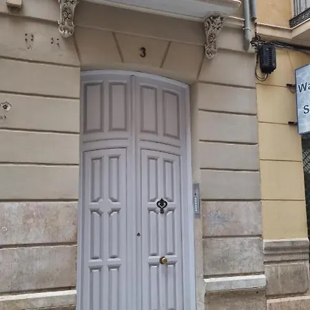 Puerta De Alhambra Málaga